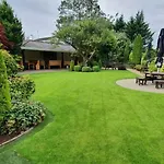Jackson's & Leisure Centre فندق باليبوفي