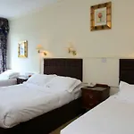 Jackson's & Leisure Centre 4*