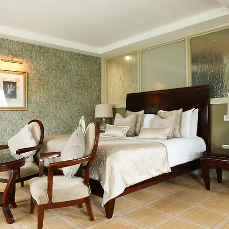 Jackson's & Leisure Centre باليبوفي