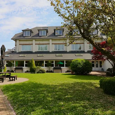 Jackson's & Leisure Centre