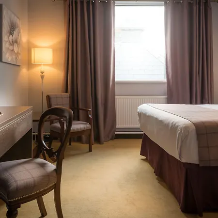 Jackson's & Leisure Centre Hotel 4*