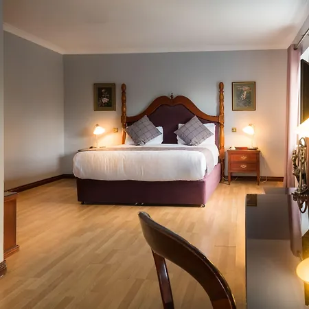 Jackson's & Leisure Centre فندق 4*