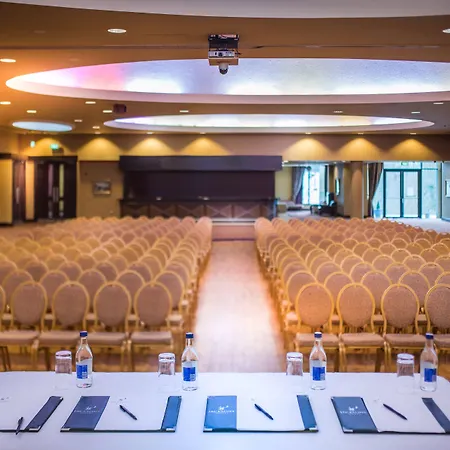 Отель Jackson's & Leisure Centre 4*