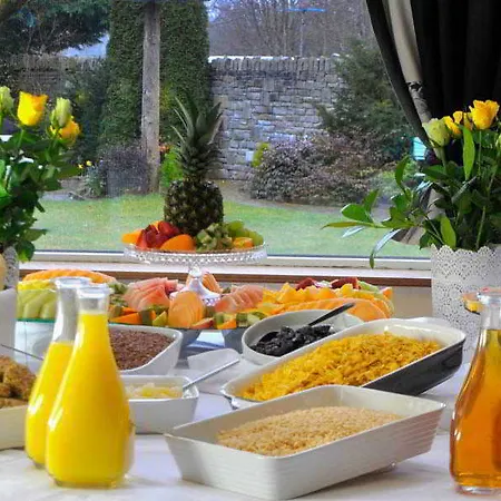 Jackson's & Leisure Centre فندق