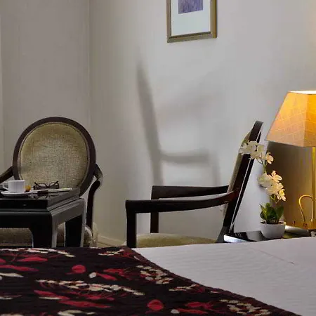 Jackson's & Leisure Centre Hotel 4*