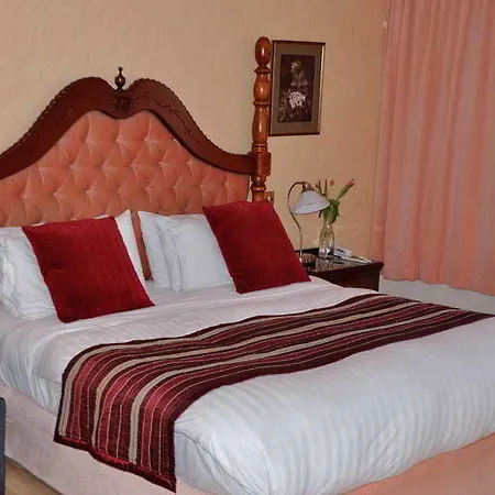 Jackson's & Leisure Centre فندق باليبوفي