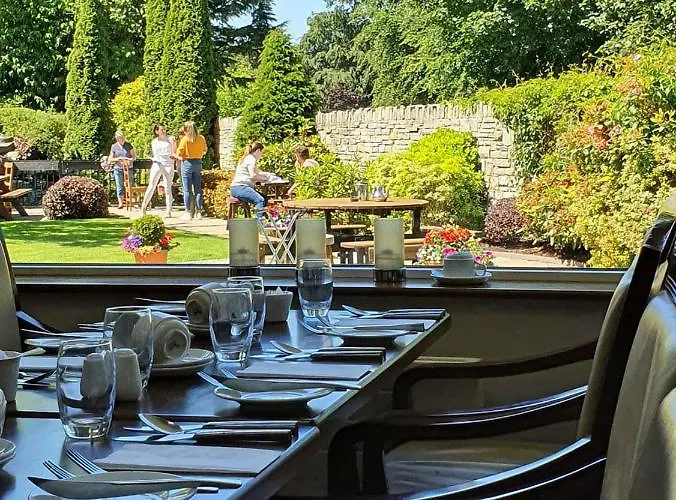 Jackson's & Leisure Centre Отель Баллибофи