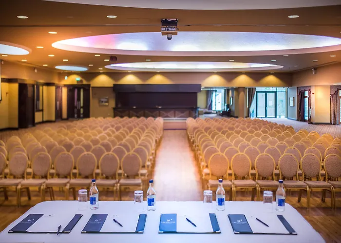 Отель Jackson's & Leisure Centre 4*