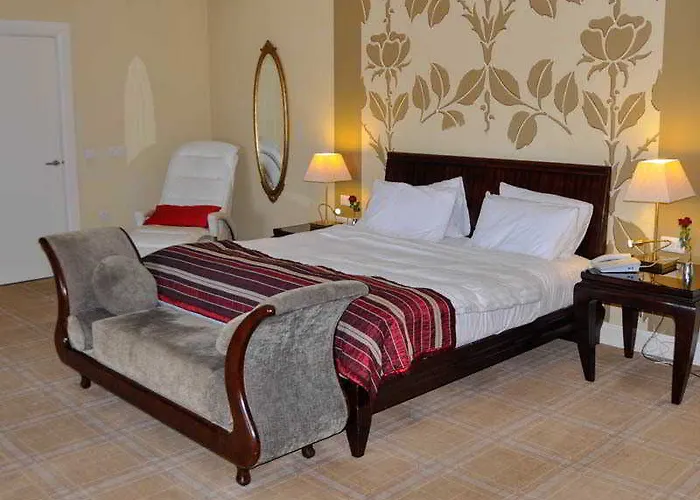 Отель Jackson's & Leisure Centre 4*